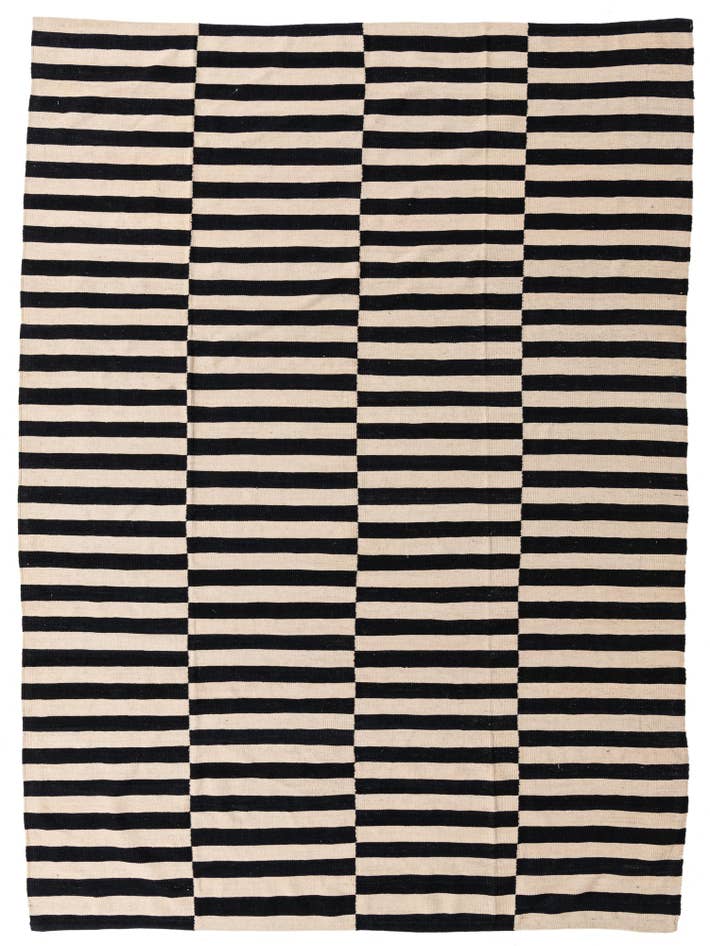 Detail image of 8' 2 x 11' 2 Hand Woven Kilim Modern Wool Rug
