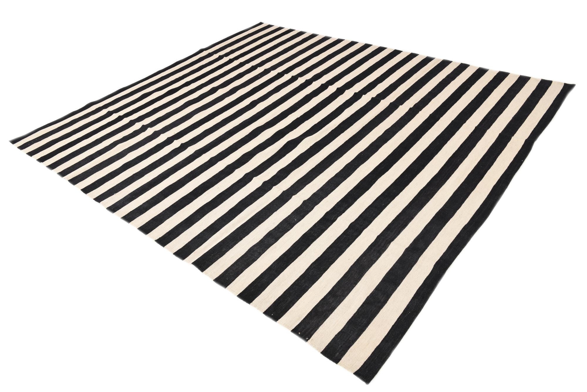 8' 6 x 9' 8 Hand Woven Kilim Modern Wool Rug
