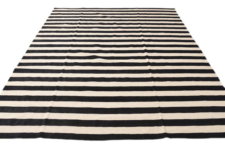 Detail image of 8' 6 x 9' 8 Hand Woven Kilim Modern Wool Rug