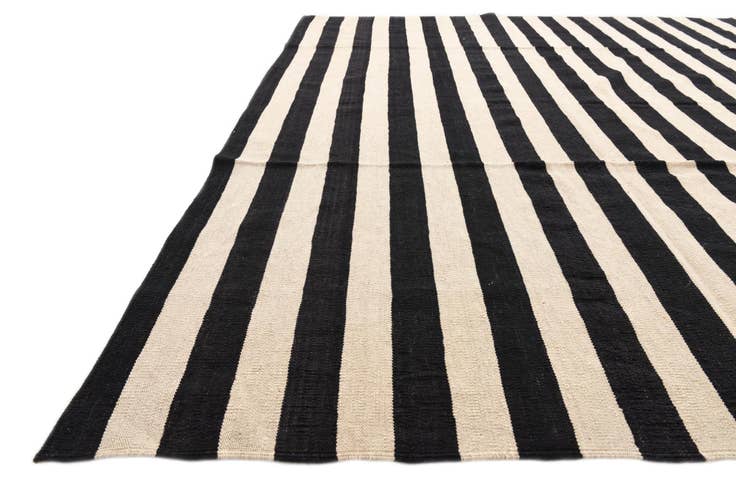 Detail image of 8' 6 x 9' 8 Hand Woven Kilim Modern Wool Rug