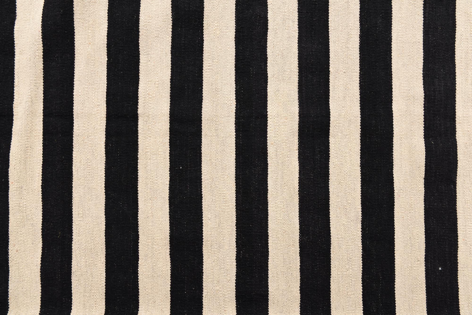 8' 6 x 9' 8 Hand Woven Kilim Modern Wool Rug