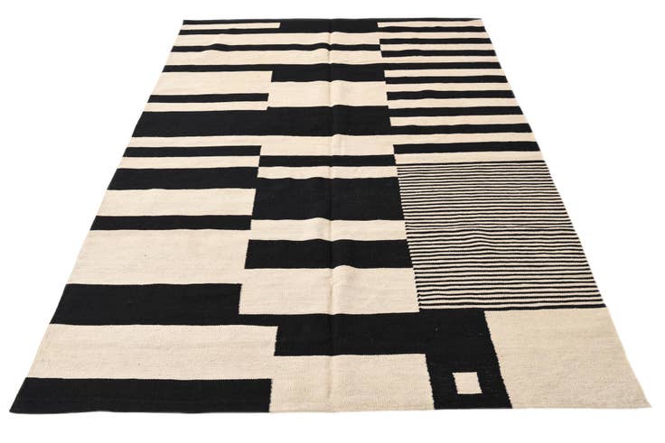 Detail image of 5' 8 x 7' 9 Hand Woven Kilim Modern Wool Rug