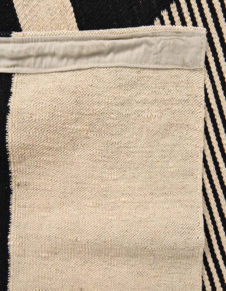 Detail image of 5' 8 x 7' 9  Hand Woven Kilim Modern Wool Rug