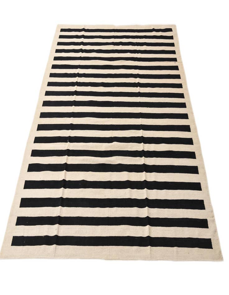 Detail image of 8' 6 x 9' 9  Hand Woven Kilim Modern Wool Rug