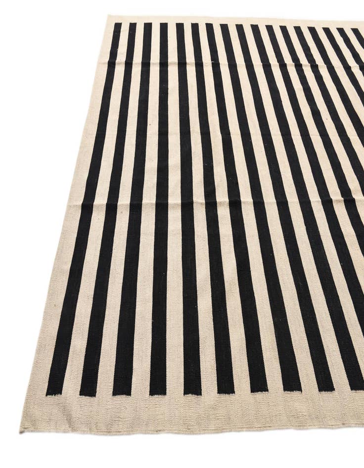 Detail image of 8' 6 x 9' 9  Hand Woven Kilim Modern Wool Rug