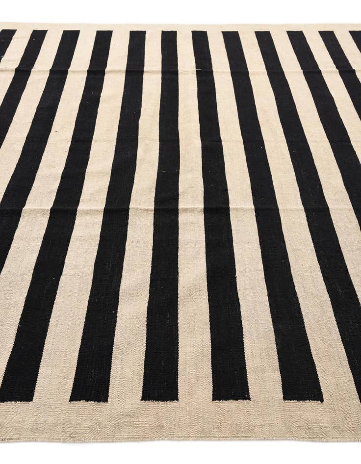 Detail image of 8' 6 x 9' 9  Hand Woven Kilim Modern Wool Rug