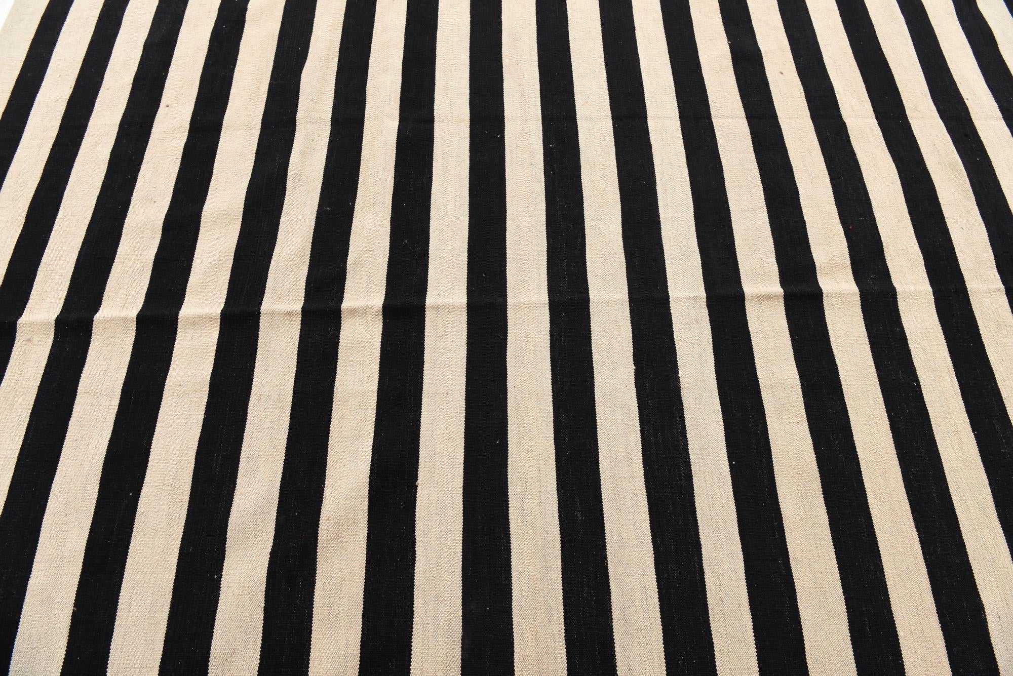 8' 6 x 9' 9 Hand Woven Kilim Modern Wool Rug