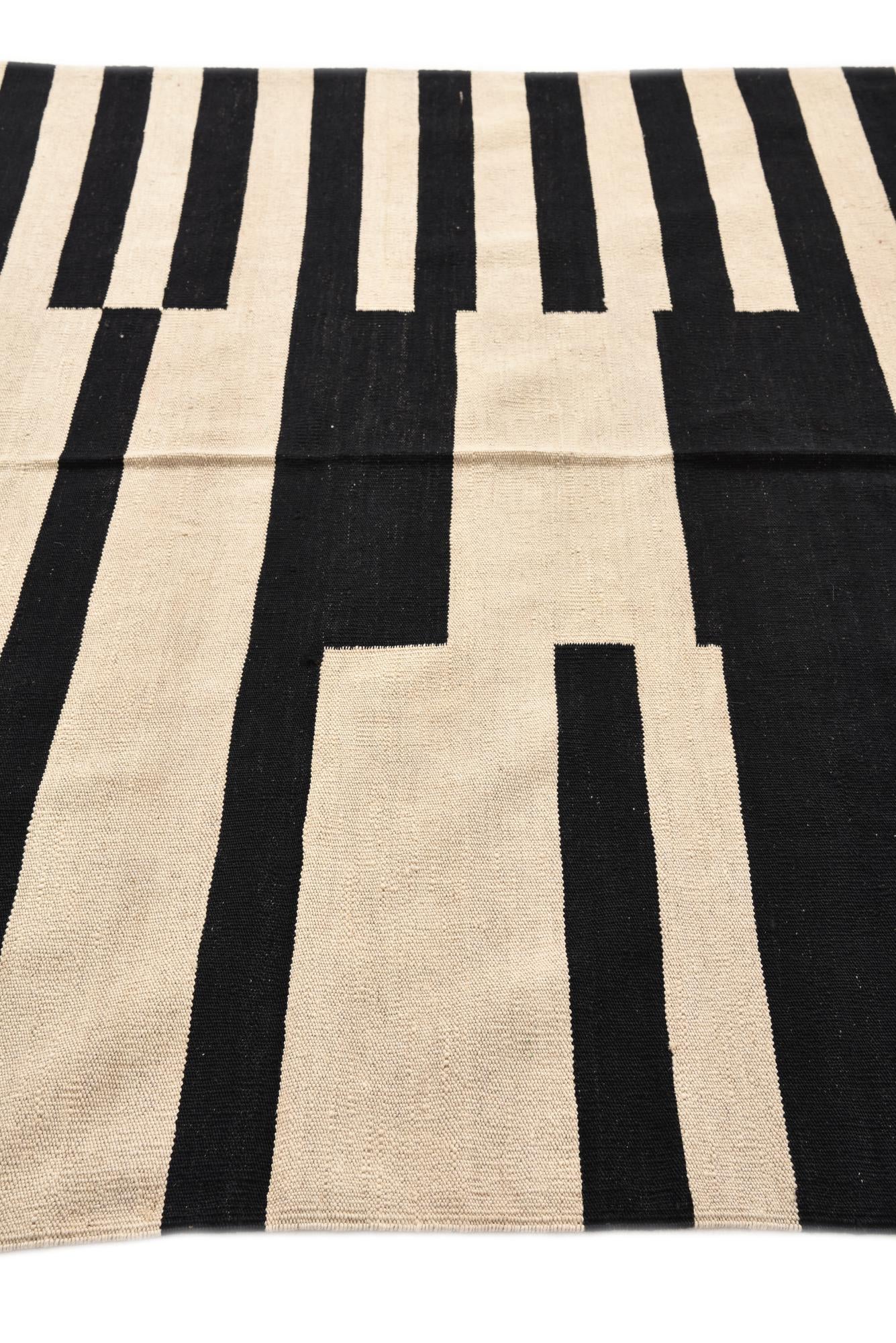 5' 7 x 7' 9 Hand Woven Kilim Modern Wool Rug