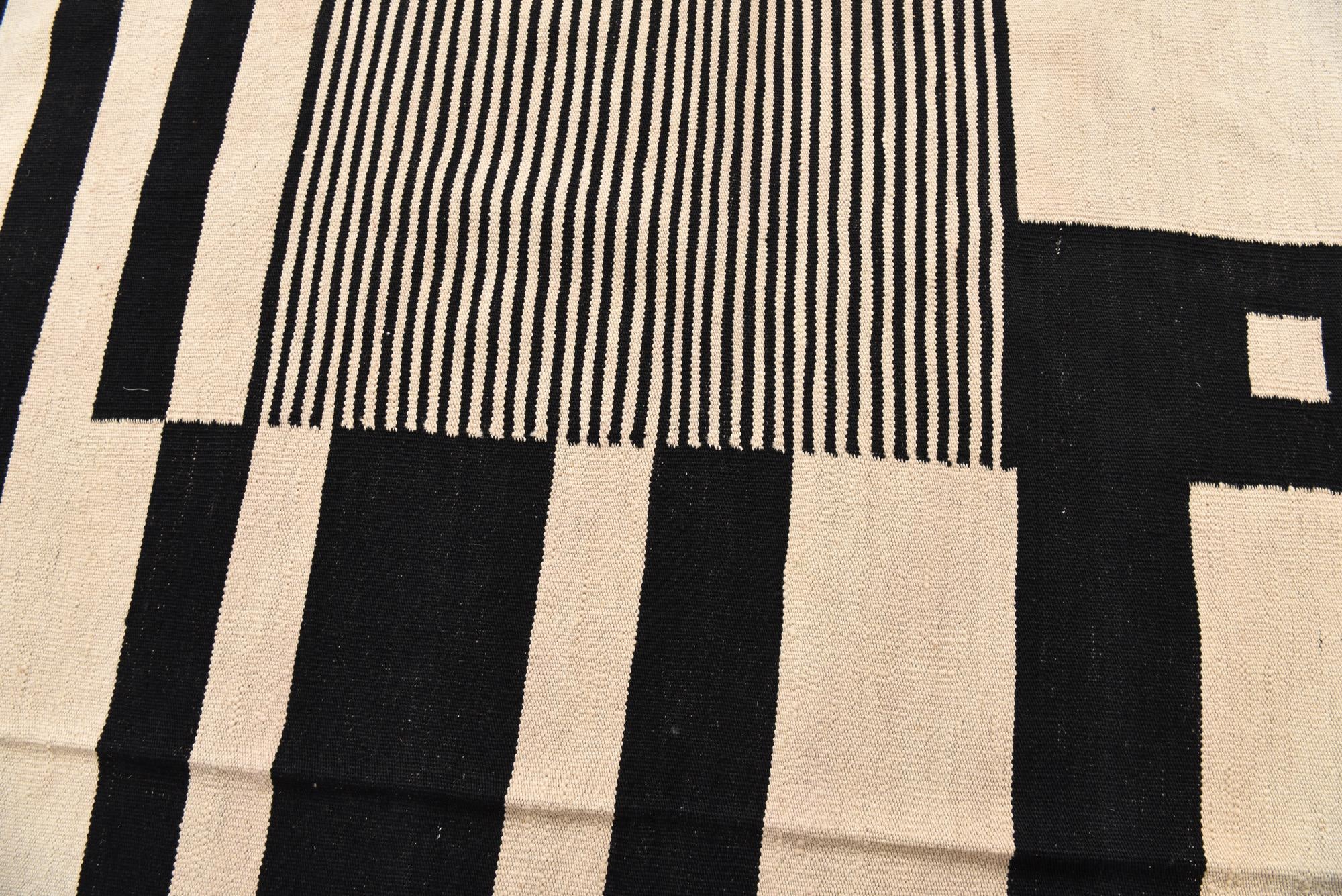5' 7 x 7' 9 Hand Woven Kilim Modern Wool Rug