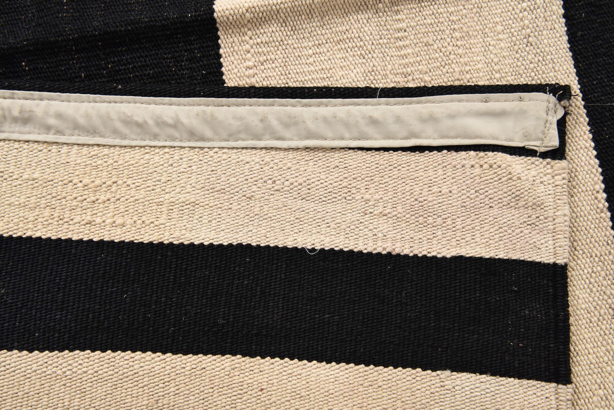 5' 7 x 7' 9 Hand Woven Kilim Modern Wool Rug