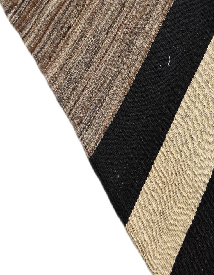 Detail image of 5' 10 x 7' 10  Hand Woven Kilim Modern Wool Rug
