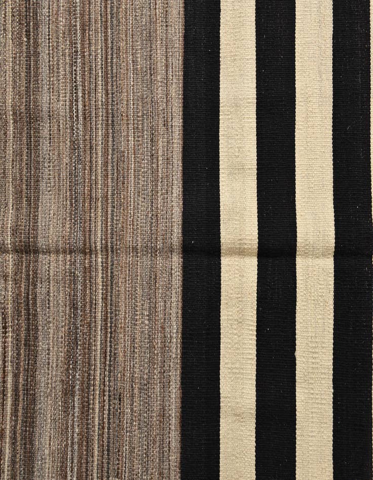 Detail image of 5' 10 x 7' 10  Hand Woven Kilim Modern Wool Rug