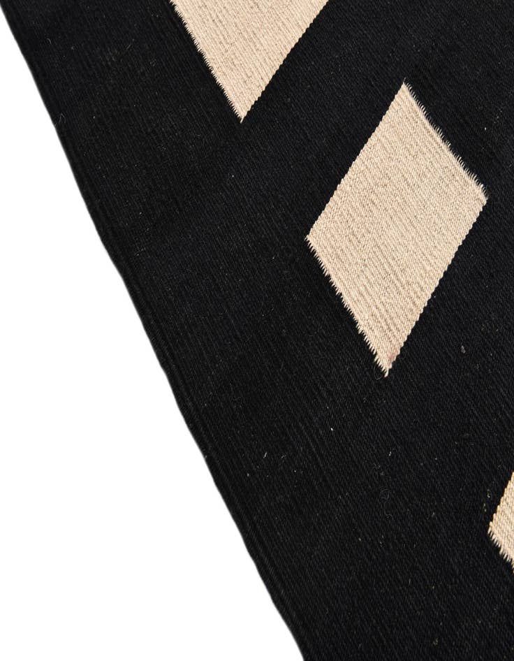Detail image of 5' 9 x 7' 9  Hand Woven Kilim Modern Wool Rug