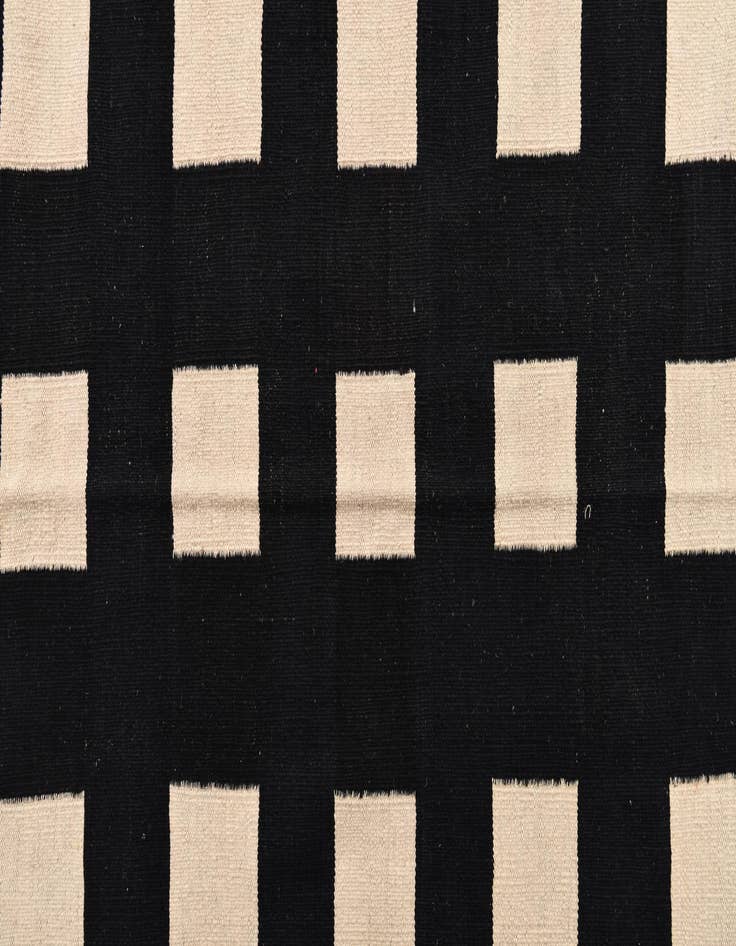 Detail image of 5' 9 x 7' 9  Hand Woven Kilim Modern Wool Rug