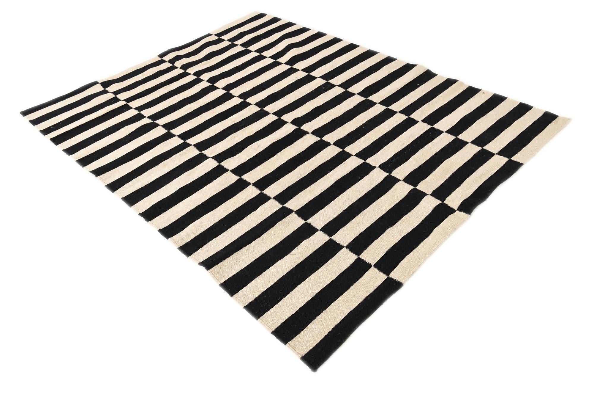 5' 2 x 6' 7 Hand Woven Kilim Modern Wool Rug