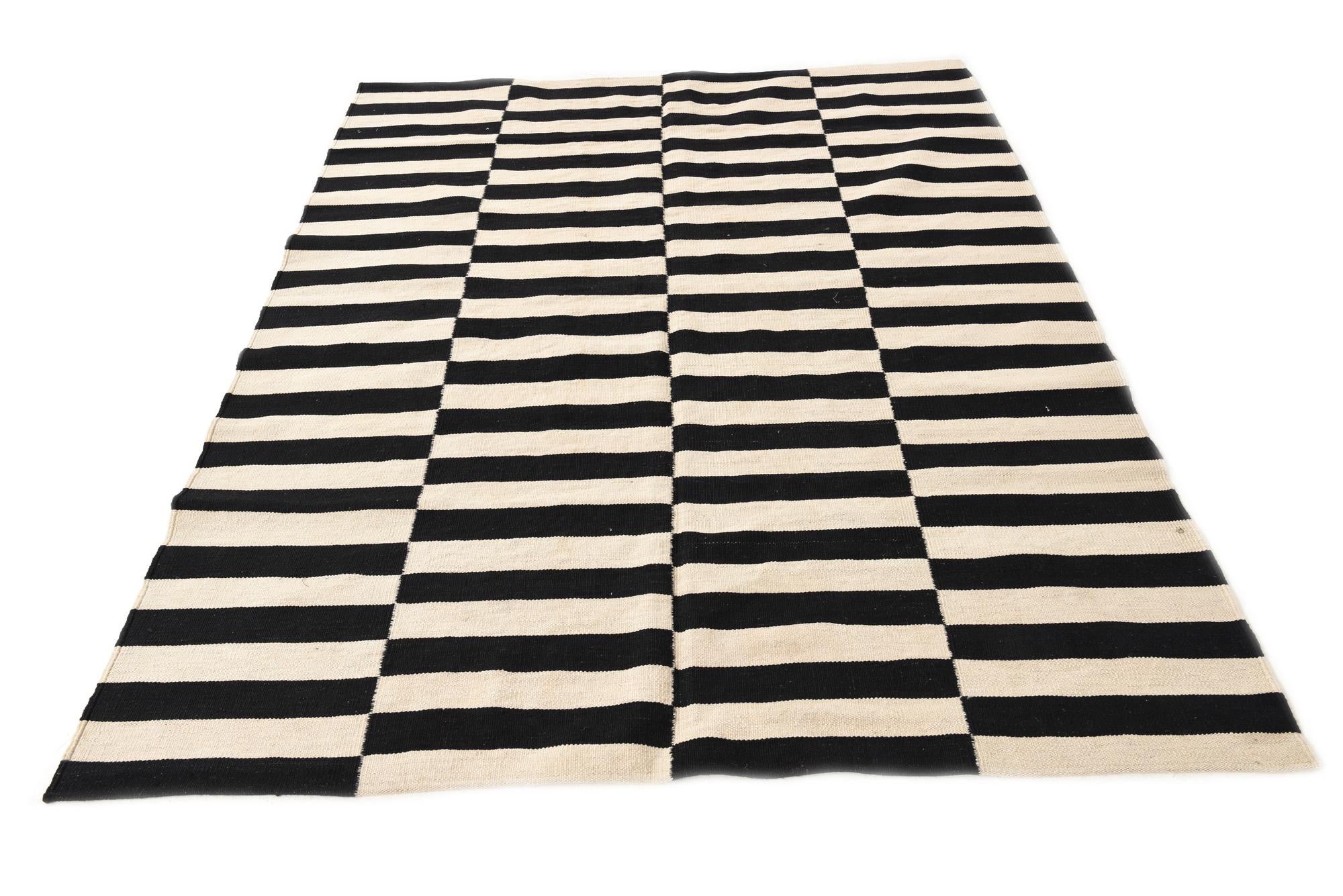 5' 2 x 6' 7 Hand Woven Kilim Modern Wool Rug