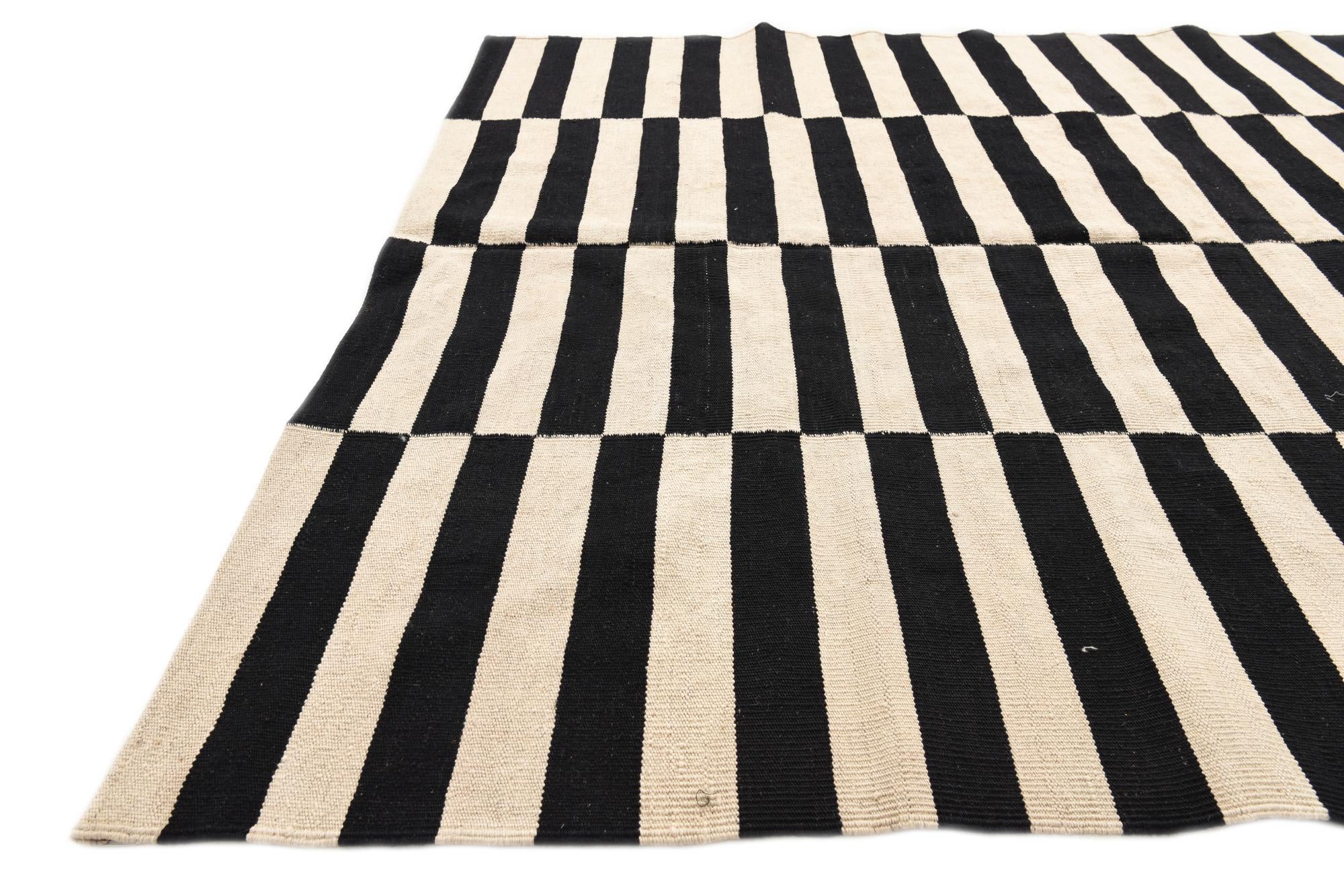 5' 2 x 6' 7 Hand Woven Kilim Modern Wool Rug