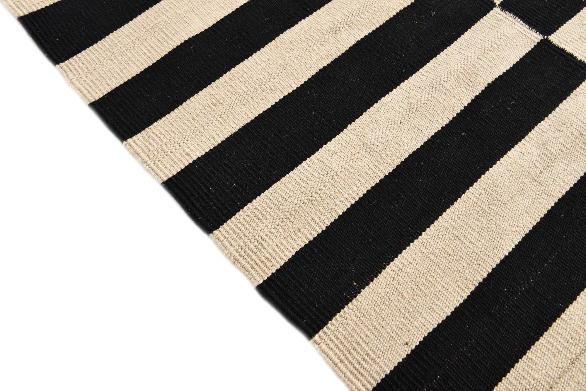 5' 2 x 6' 7 Hand Woven Kilim Modern Wool Rug