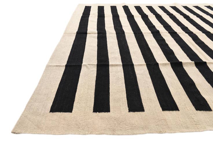 Detail image of 6' 8 x 9' 8 Hand Woven Kilim Modern Wool Rug