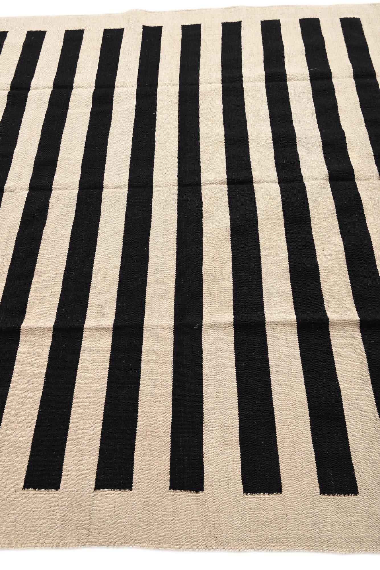 6' 8 x 9' 8 Hand Woven Kilim Modern Wool Rug
