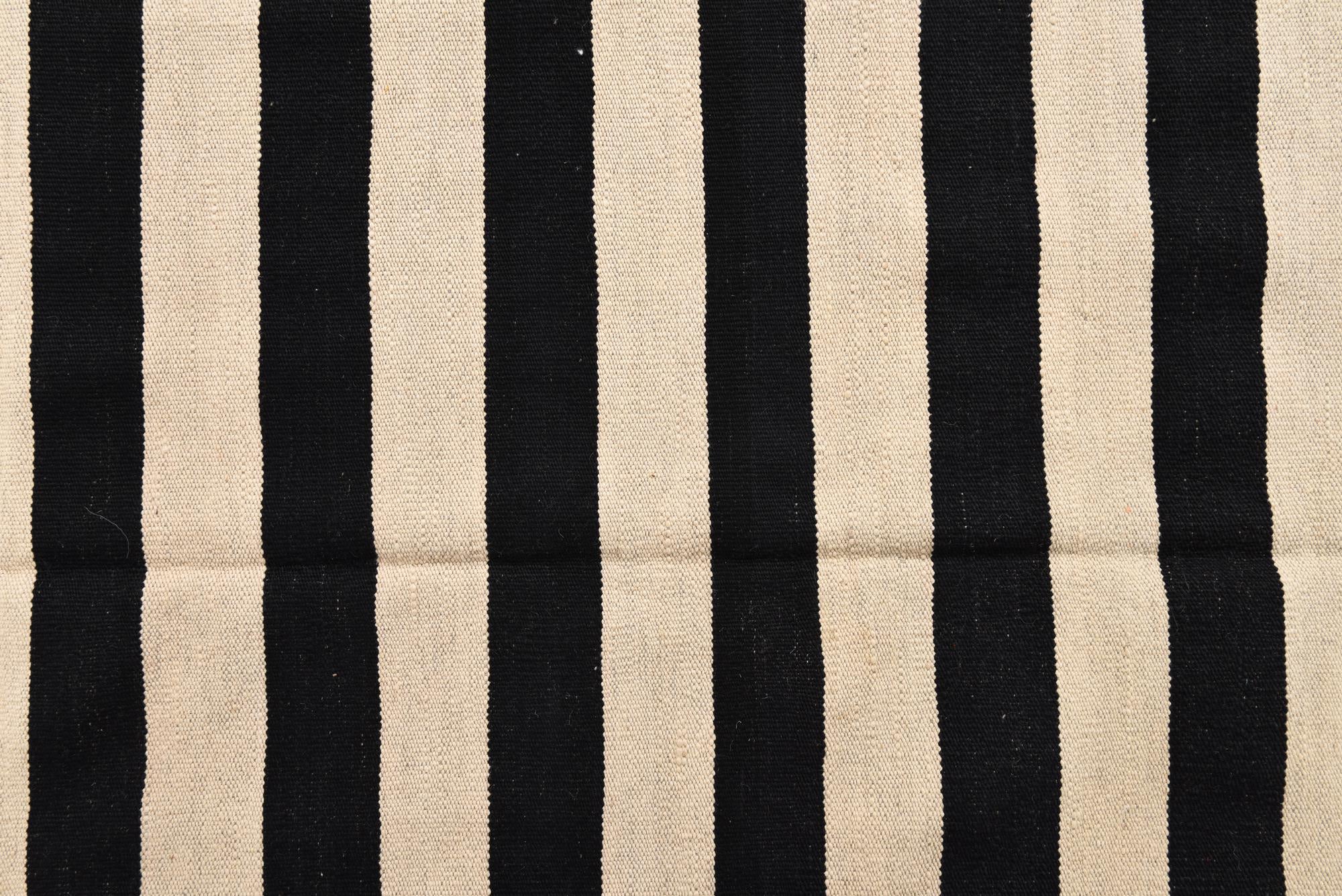 6' 8 x 9' 8 Hand Woven Kilim Modern Wool Rug
