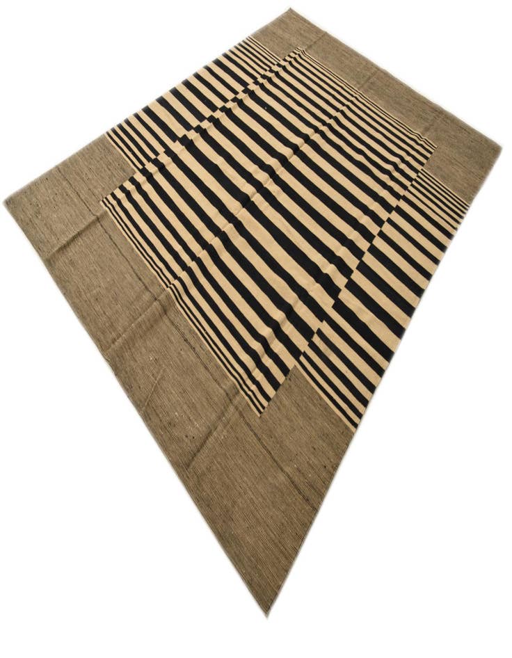 Detail image of 7' 2 x 9' 7  Hand Woven Kilim Modern Wool Rug