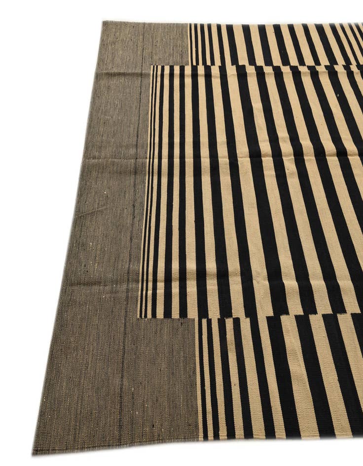 Detail image of 7' 2 x 9' 7  Hand Woven Kilim Modern Wool Rug