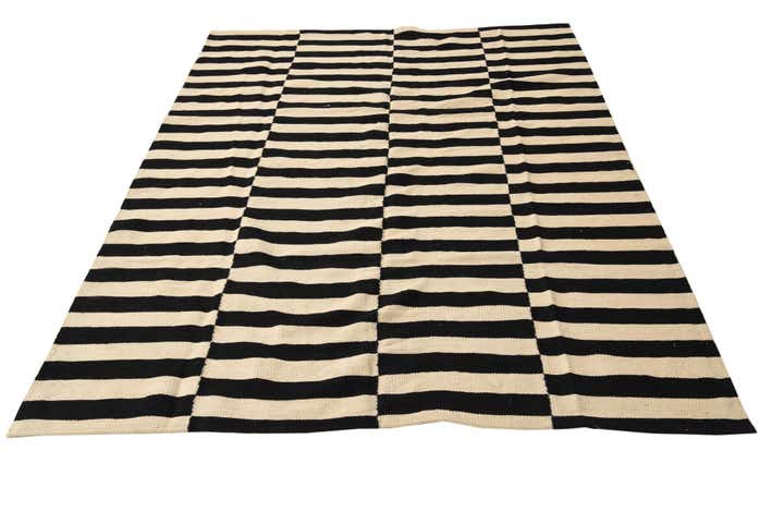 5' 5 x 7' 8 Hand Woven Kilim Modern Wool Rug