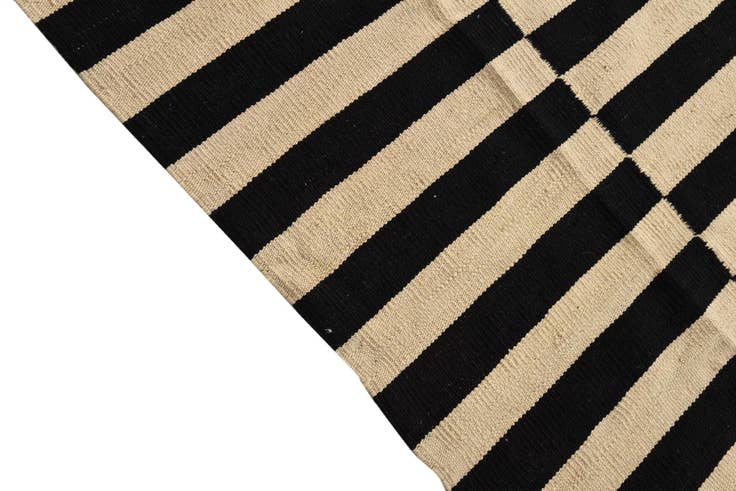 Detail image of 5' 5 x 7' 8 Hand Woven Kilim Modern Wool Rug