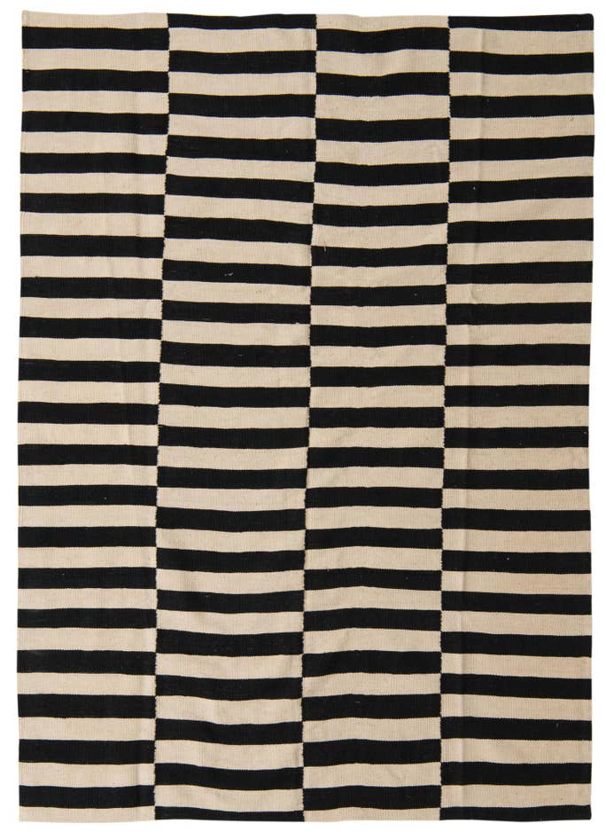 Detail image of 5' 5 x 7' 8 Hand Woven Kilim Modern Wool Rug