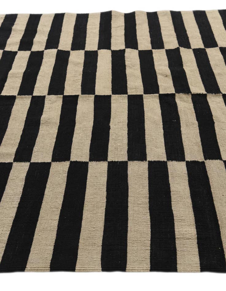 Detail image of 5' 9 x 7' 8  Hand Woven Kilim Modern Wool Rug