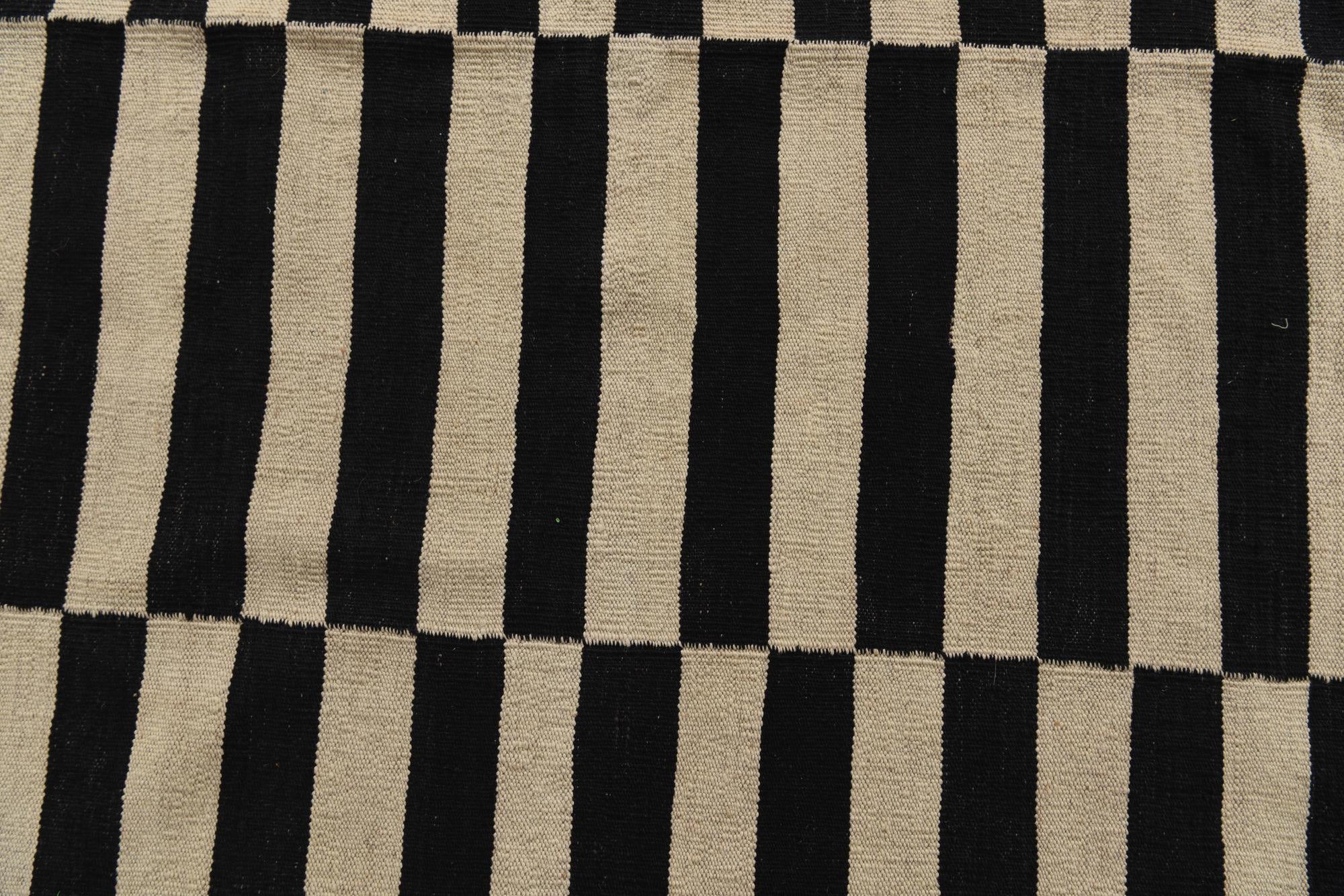 5' 9 x 7' 8 Hand Woven Kilim Modern Wool Rug