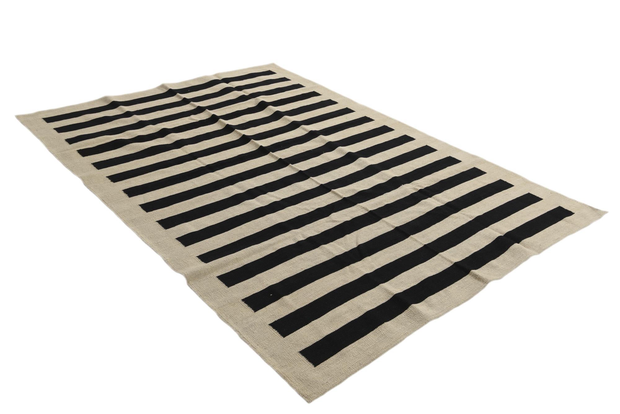 5' 7 x 7' 9 Hand Woven Kilim Modern Wool Rug