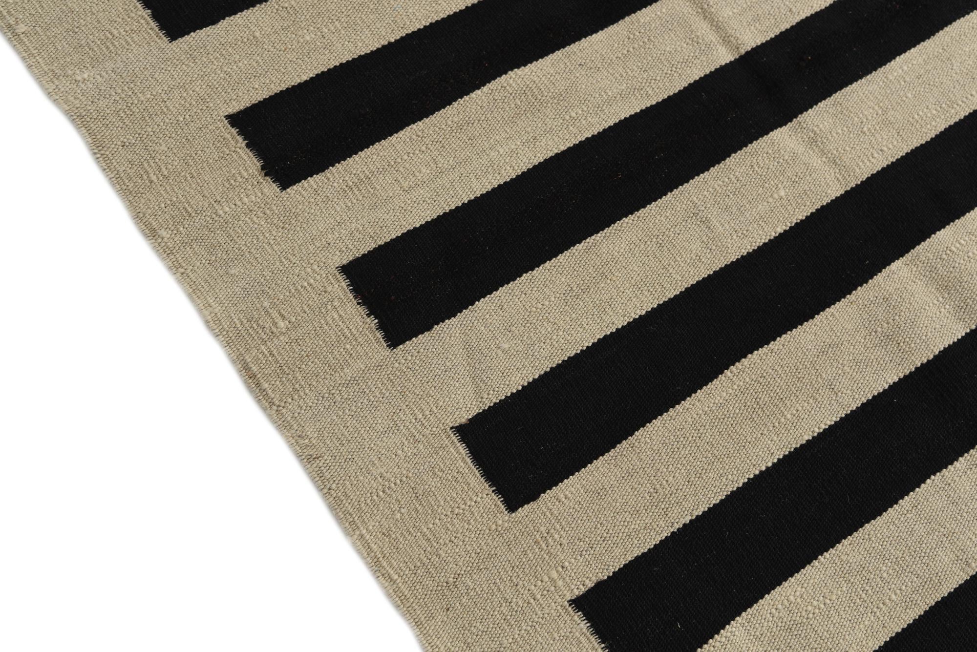 5' 7 x 7' 9 Hand Woven Kilim Modern Wool Rug
