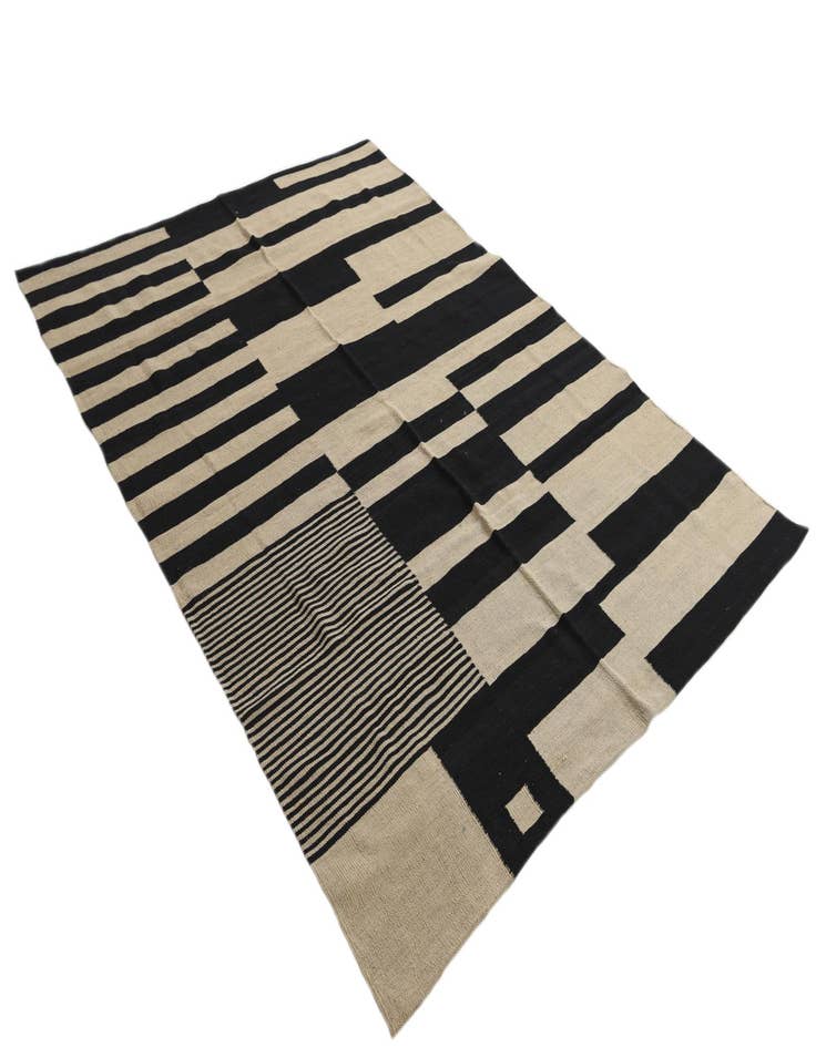 Detail image of 5' 7 x 7' 7  Hand Woven Kilim Modern Wool Rug