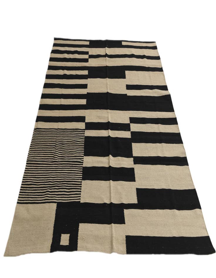 Detail image of 5' 7 x 7' 7 Hand Woven Kilim Modern Wool Rug