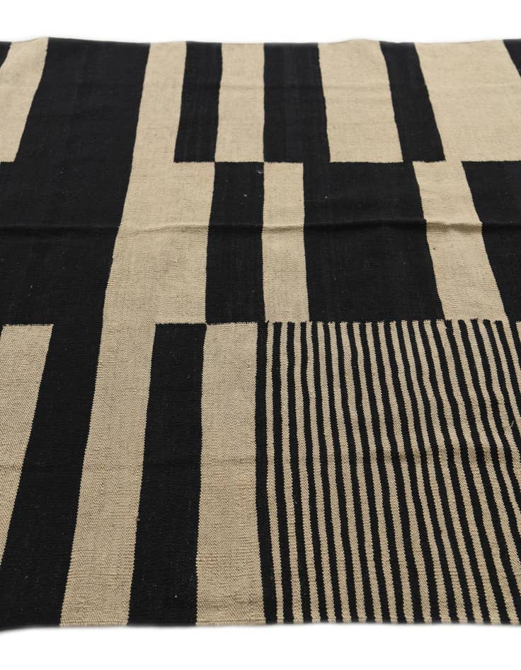 Detail image of 5' 7 x 7' 7  Hand Woven Kilim Modern Wool Rug