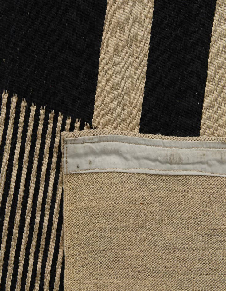 Detail image of 5' 7 x 7' 7  Hand Woven Kilim Modern Wool Rug