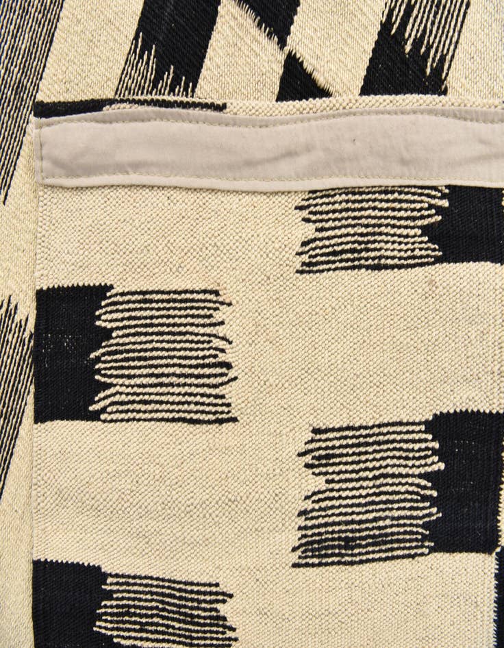 Detail image of 5' 8 x 7' 10  Hand Woven Kilim Modern Wool Rug