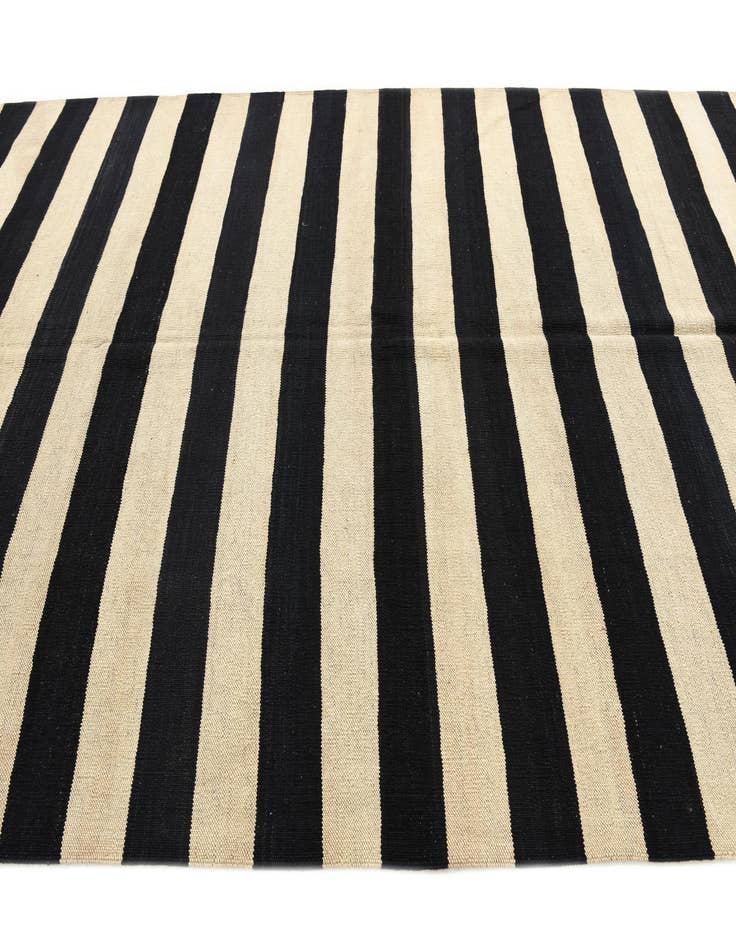 Detail image of 6' 9 x 9' 3  Hand Woven Kilim Modern Wool Rug