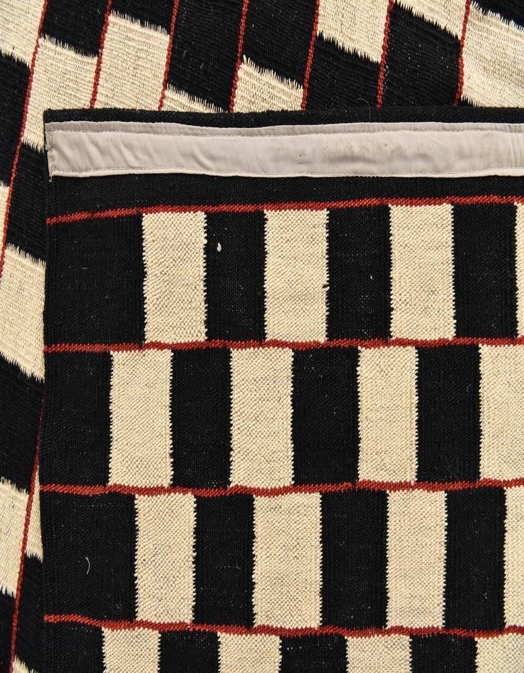 Detail image of 6' 9 x 9' 6  Hand Woven Kilim Modern Wool Rug