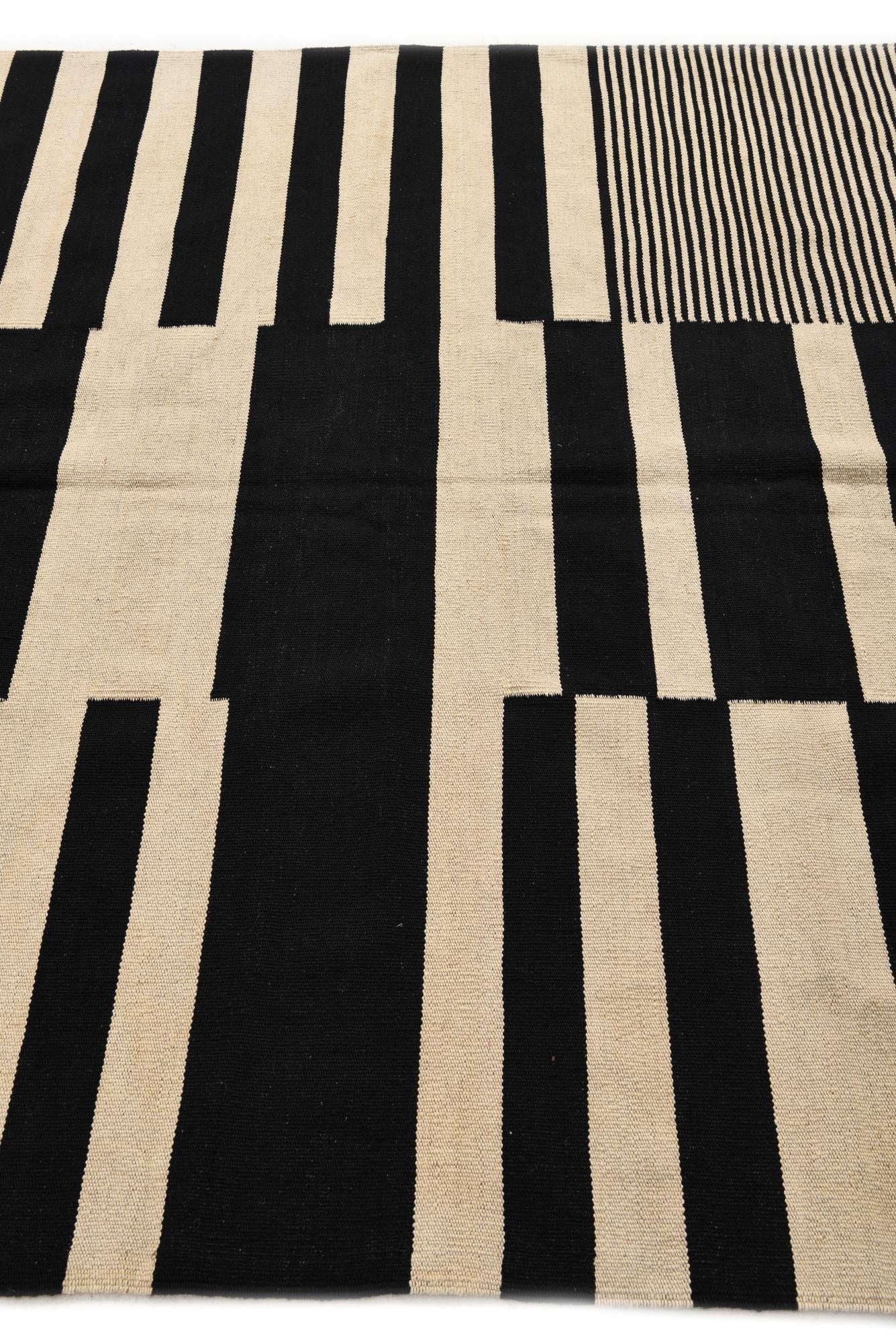 5' 7 x 7' 9 Hand Woven Kilim Modern Wool Rug