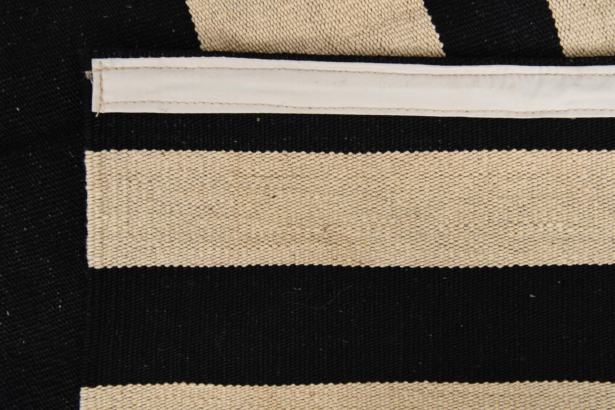 5' 7 x 7' 9 Hand Woven Kilim Modern Wool Rug
