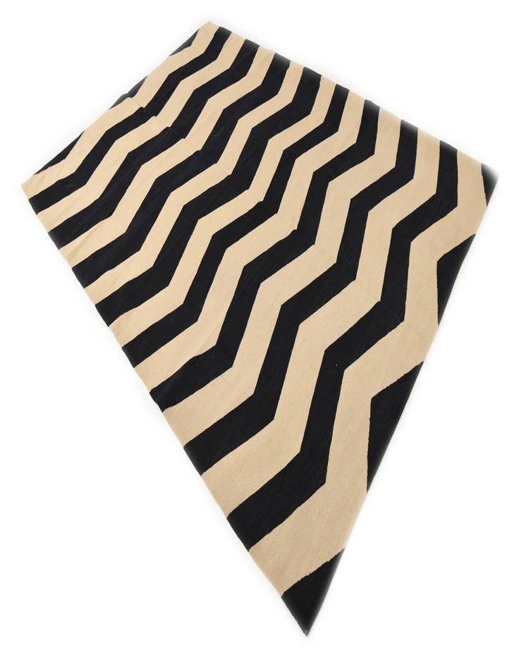 Detail image of 6' 9 x 9' 7  Hand Woven Kilim Modern Wool Rug