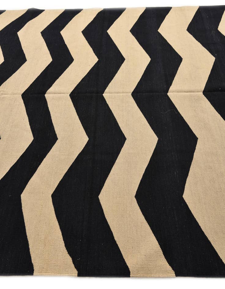 Detail image of 6' 9 x 9' 7  Hand Woven Kilim Modern Wool Rug