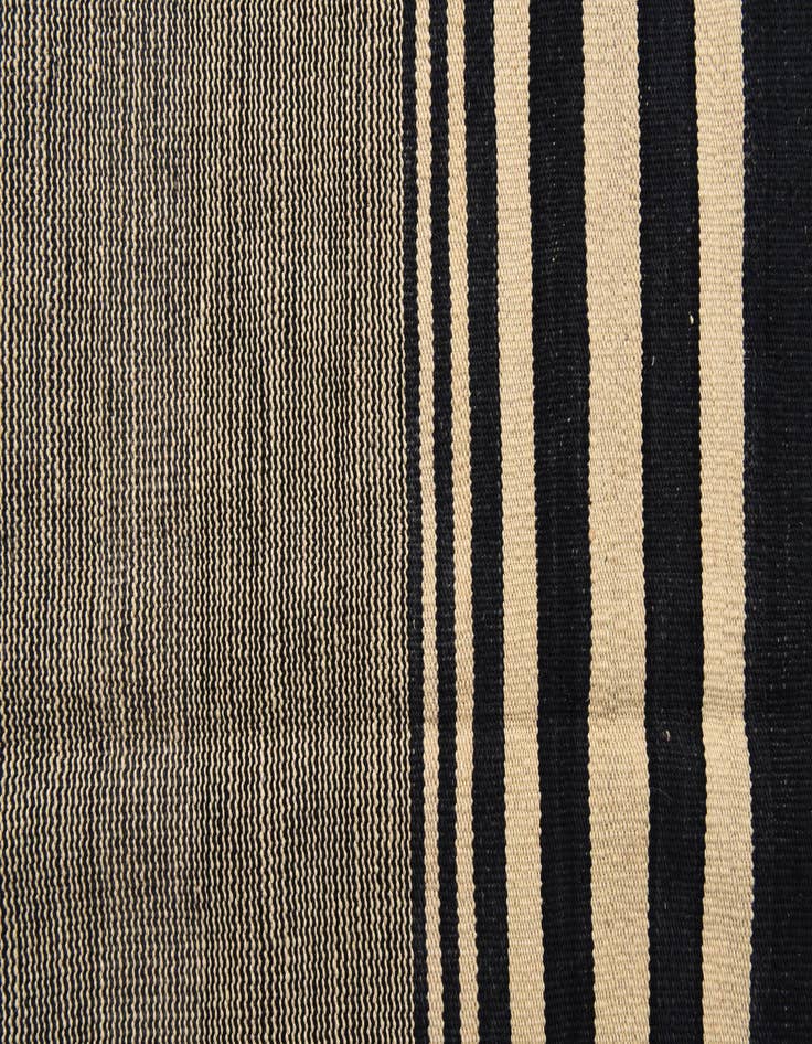 Detail image of 6' 11 x 9' 8  Hand Woven Kilim Modern Wool Rug