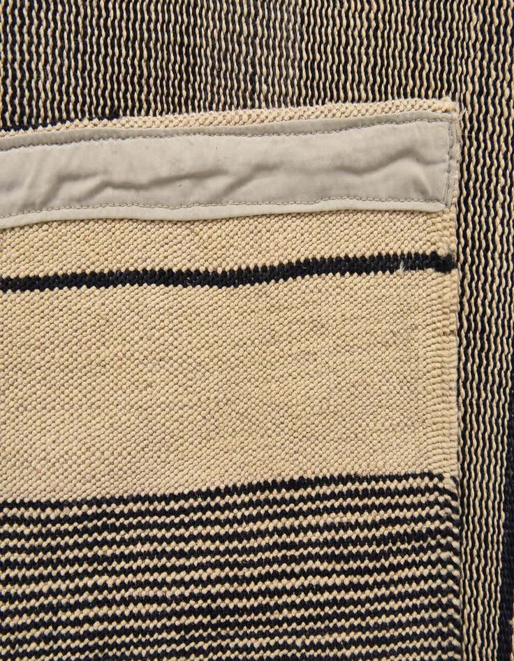 Detail image of 6' 11 x 9' 8  Hand Woven Kilim Modern Wool Rug