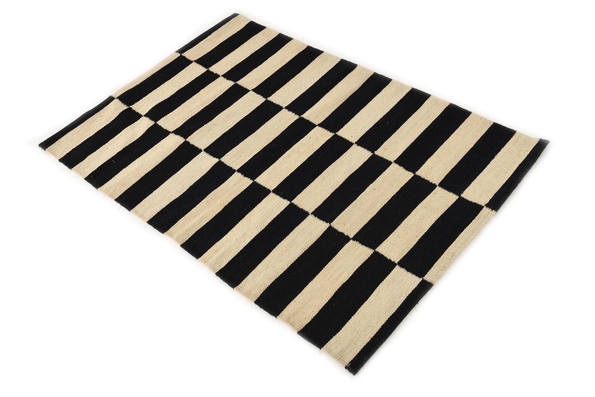 2' 7 x 3' 10 Hand Woven Kilim Modern Wool Rug