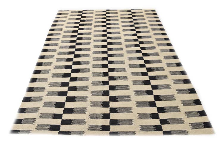 Detail image of 5' 9 x 7' 8 Hand Woven Kilim Modern Wool Rug