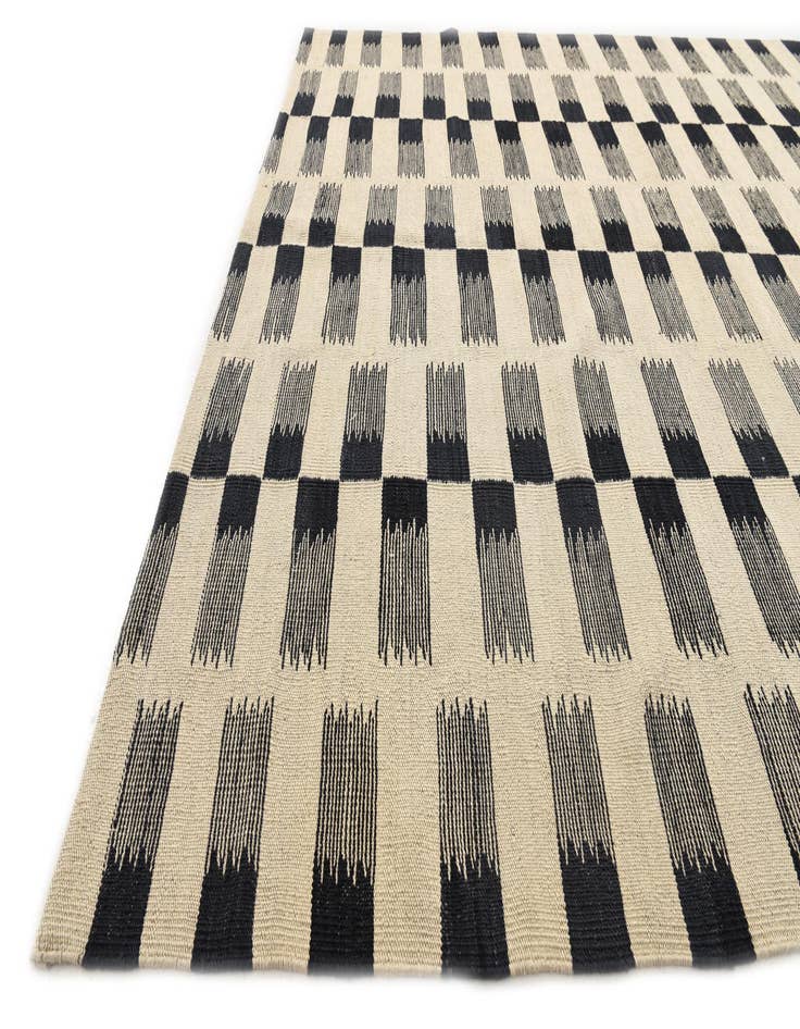 Detail image of 5' 9 x 7' 8  Hand Woven Kilim Modern Wool Rug